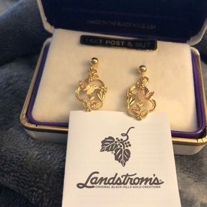 Landstrom Black Hills Gold dangle earrings